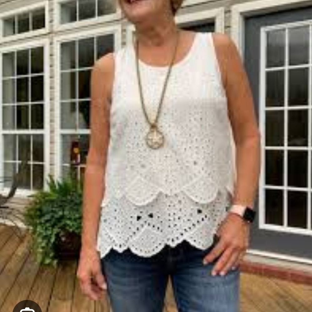 Cabi Frolic Top 5723 Womens XS White Eyelet Embroidered Tiered Sleeveless Blouse